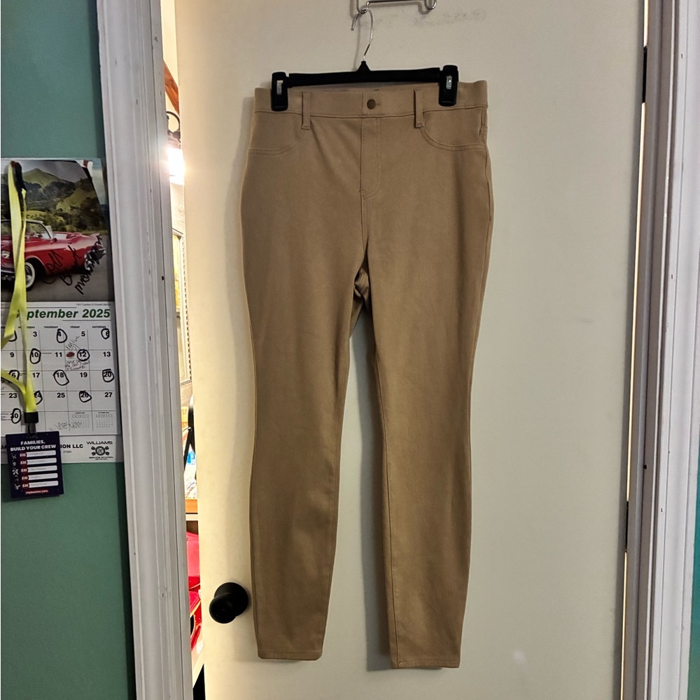 EUC Time & Tru Ladies Full Length Pull On Ankle Khaki Pants - Picture 1 of 10